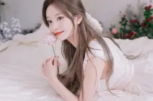 内娱开年地震！30岁网红司晓迪爆料睡遍顶流48小时反转封账号